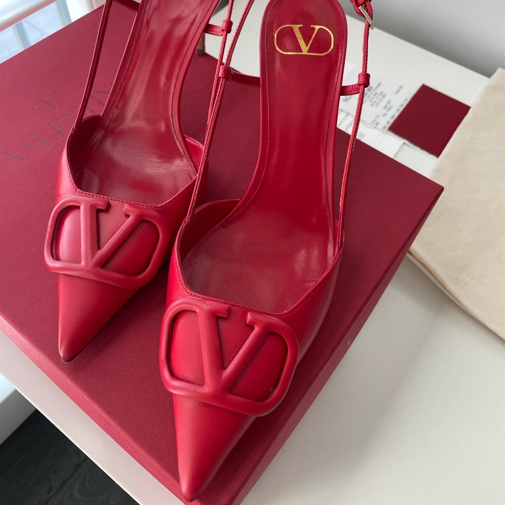 ❌SOLD❌ VALENTINO VLogo Signature Calfskin Slingbacks 80mm